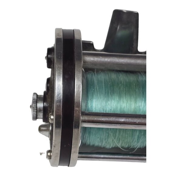 Vintage Bait Casting Reel Made in Japan Collectible Fishing Gear - Picture 3 of 13